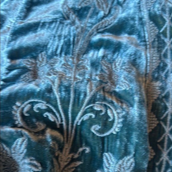 Teal Velvet Floral Kimono - Picture 3 of 6